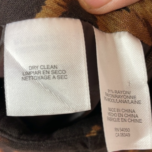 Jones New York Signature ~ Floral Print Two Layer Fabric Skirt - Picture 8 of 9